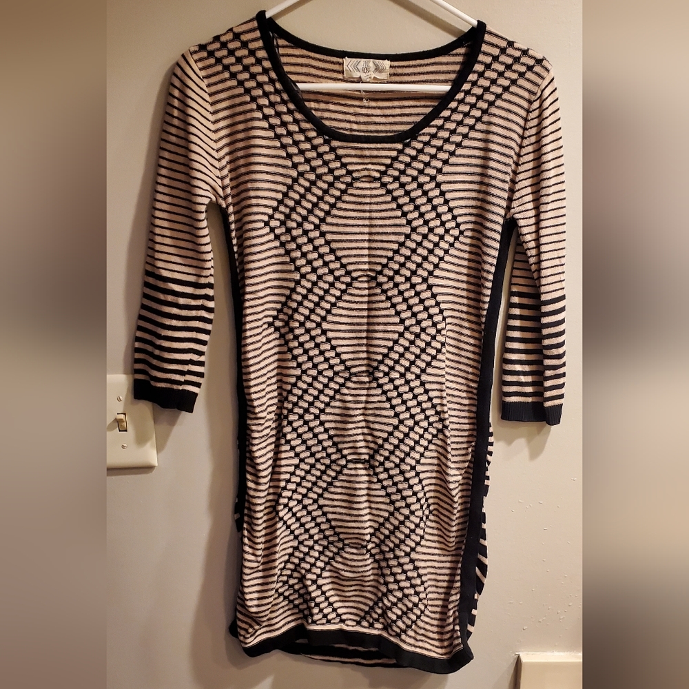 Forever 21 Pink Rose chevron black and‎ tan fitted dress, PS, Women's